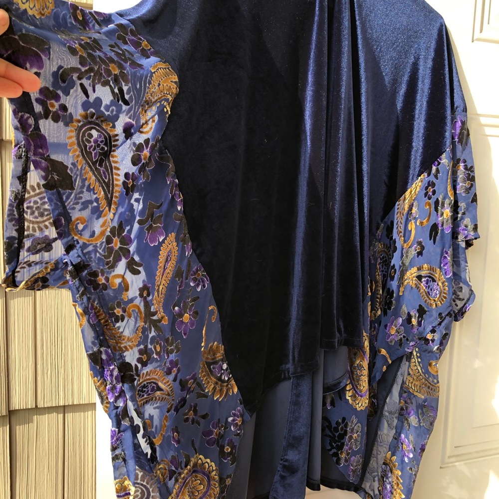 Velvet, yet light as air kimono